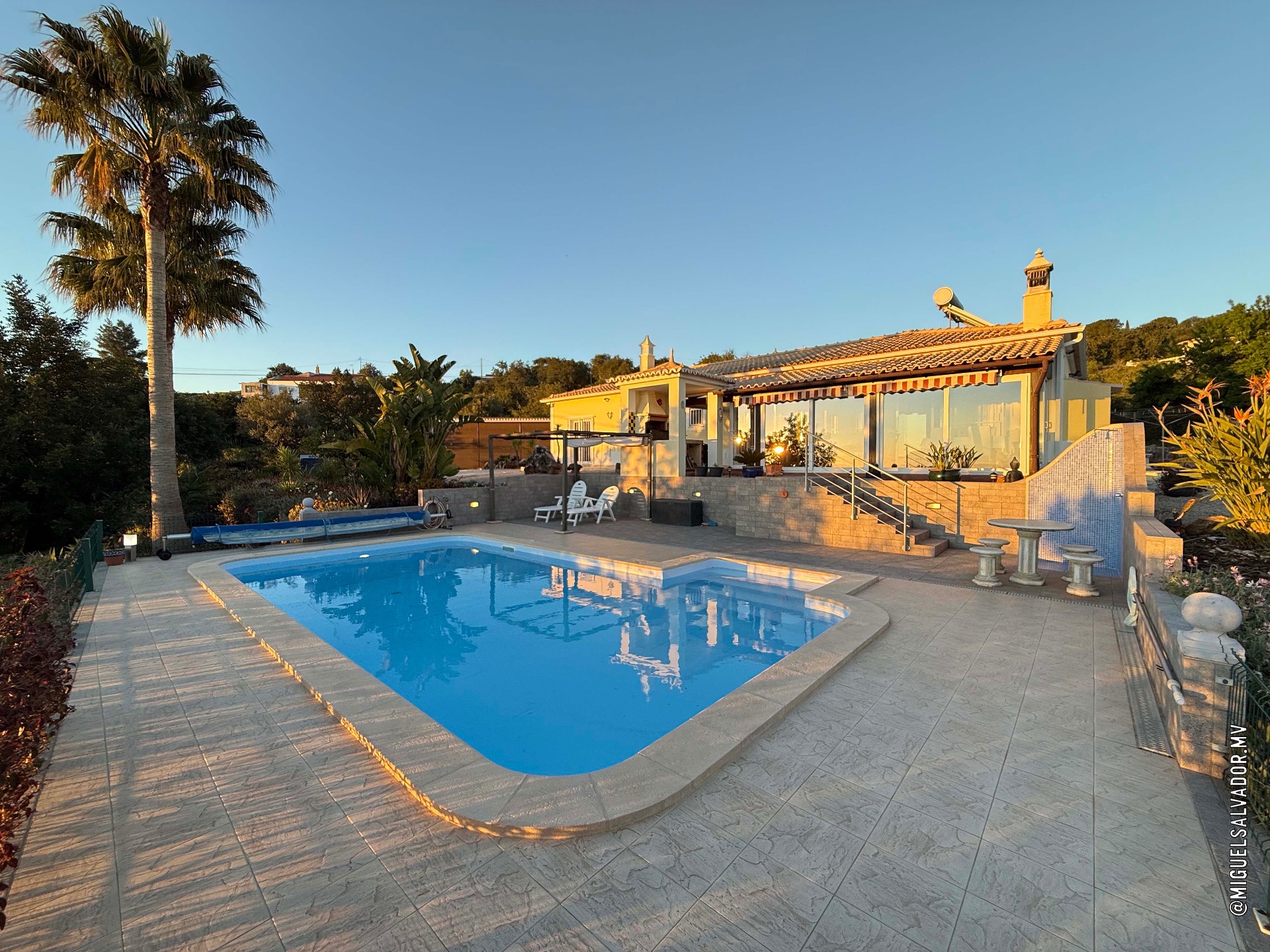 Gateiras — Moradia T3 térrea com piscina e amplo terreno