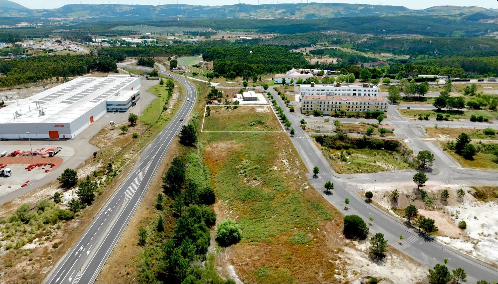 Torres Vedras — Terreno com projeto aprovado para lar residencial com capacidade para 77 utentes